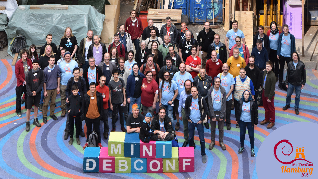 Group photo of the MiniDebConf in Hamburg 2018